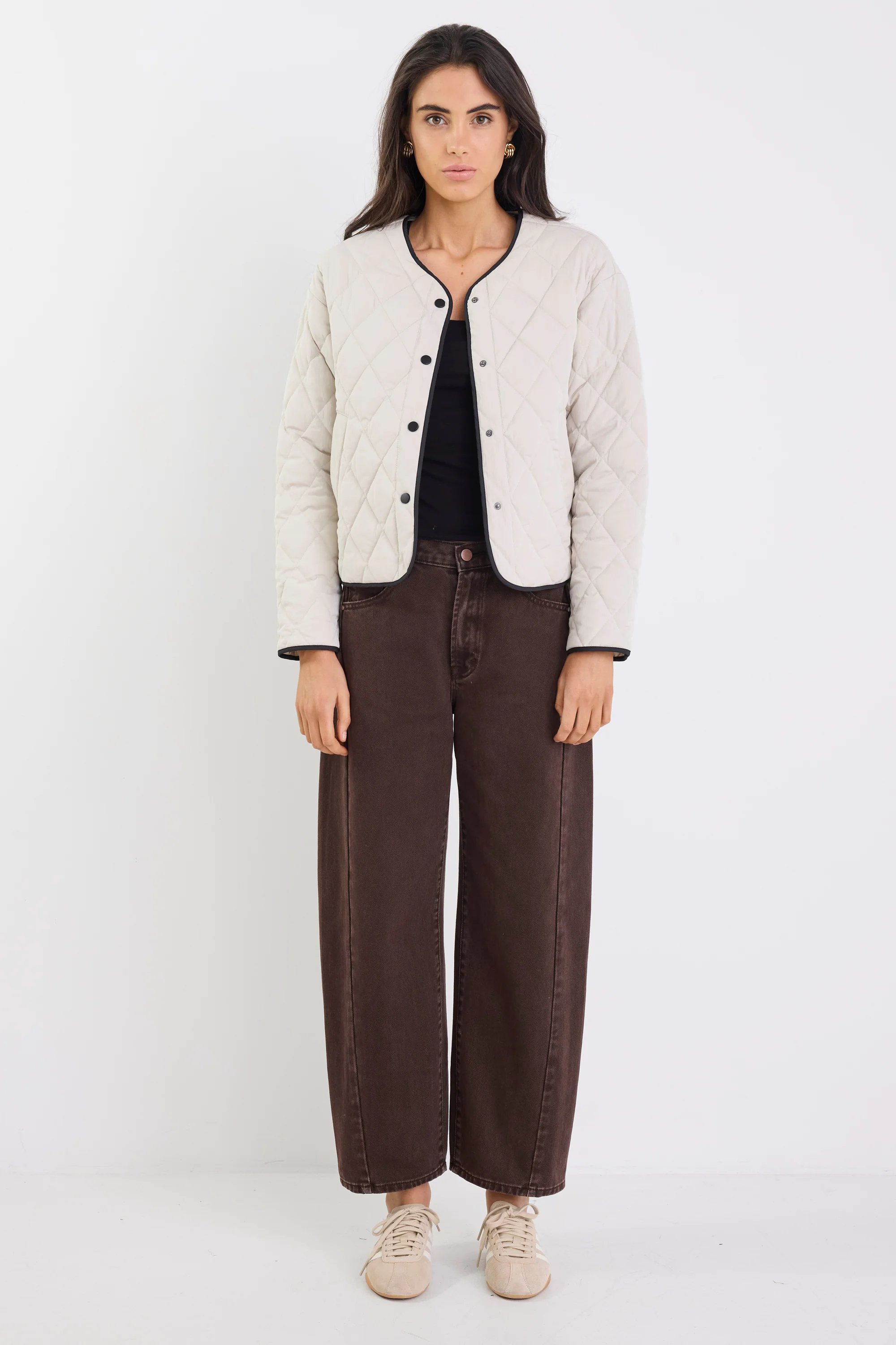 Apex Bone Collarless Quilted Contrast Piping Puffer Jacket - Image 4