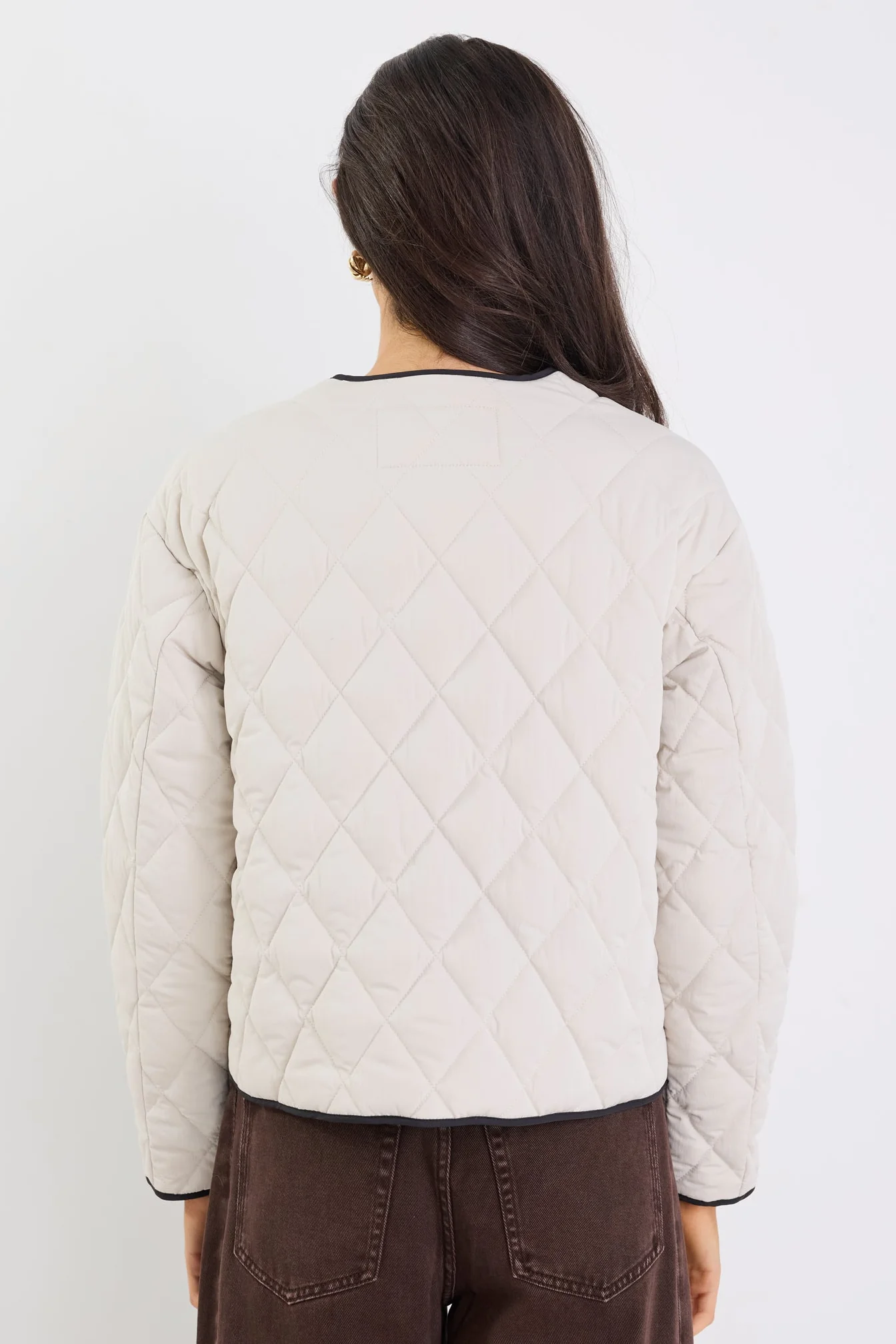 Apex Bone Collarless Quilted Contrast Piping Puffer Jacket - Image 7