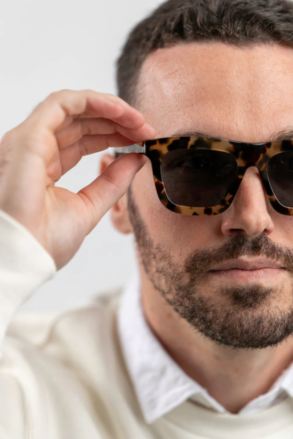 Avery Tort Sunglasses - Image 3
