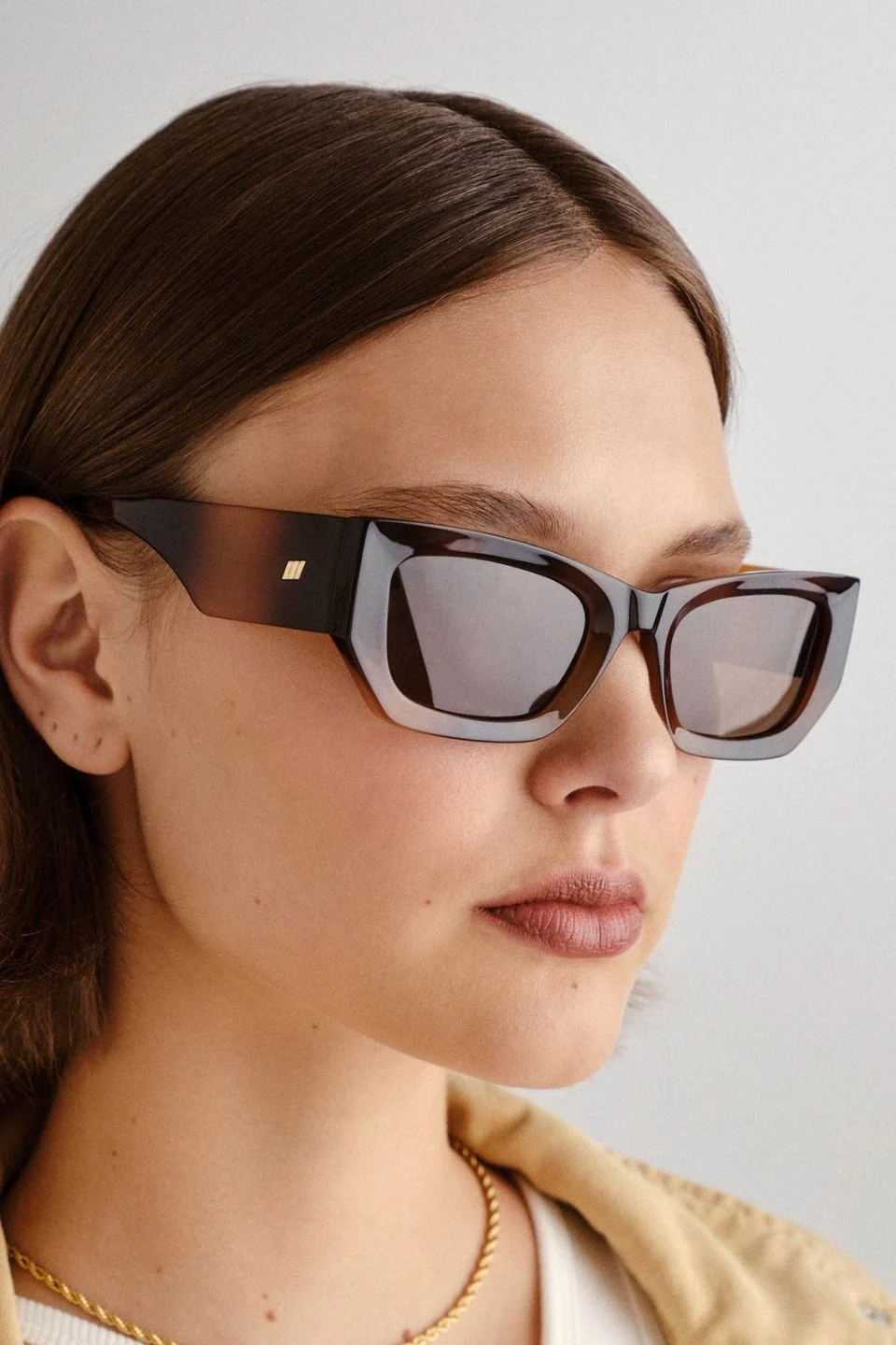 Beachcomber Tort Rectangular Polarised Lens Sunglasses - Image 2