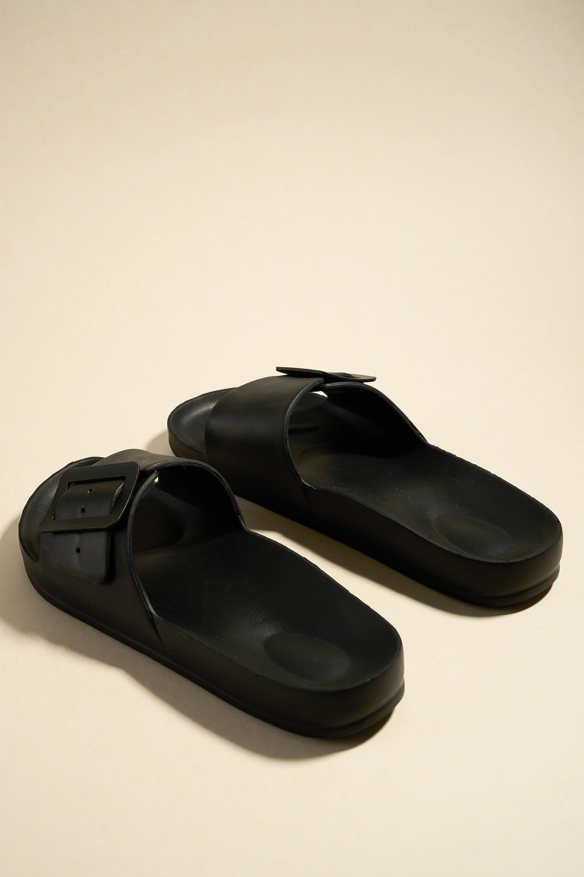 Cool Black Single Buckle Slides - Image 3