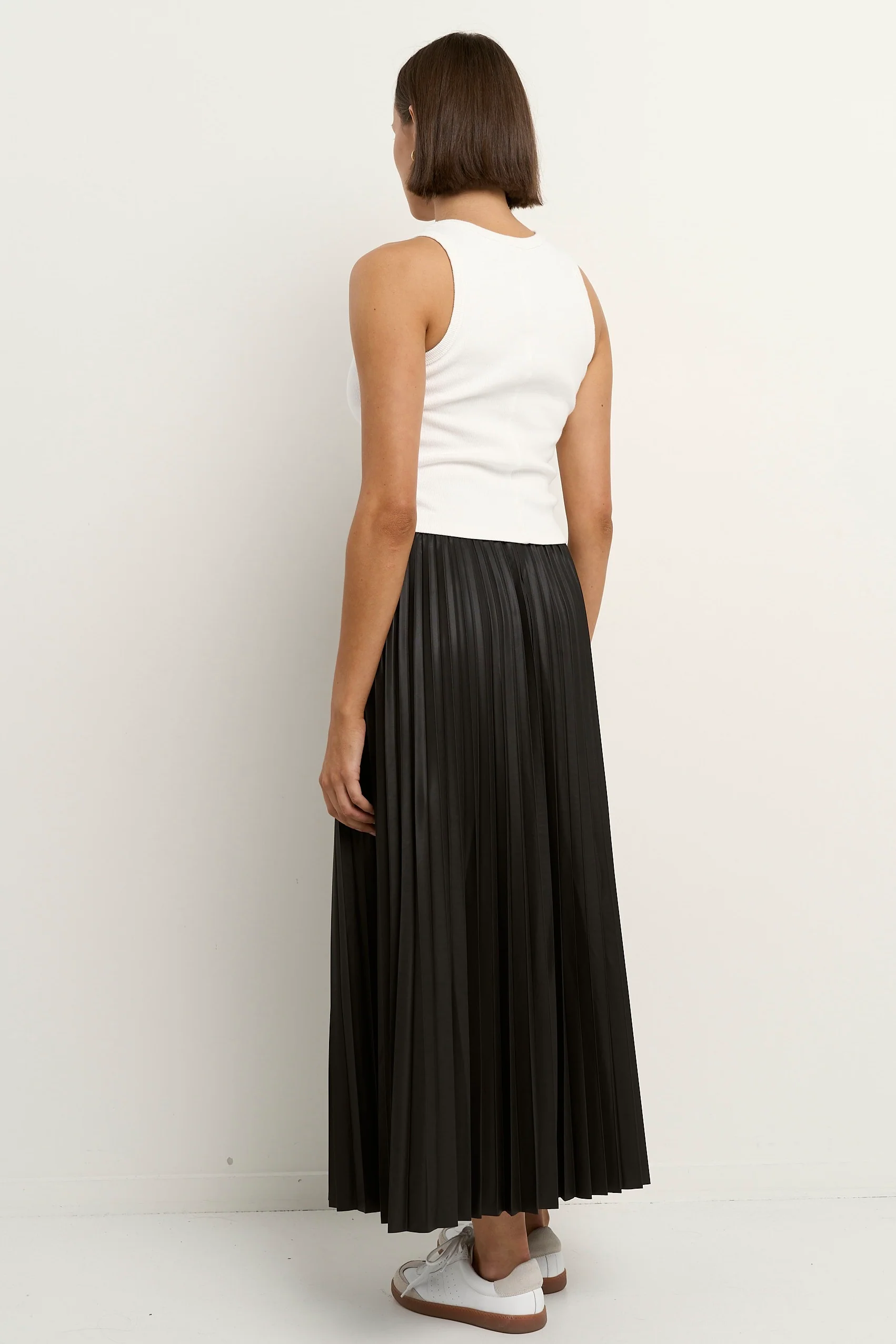 Crystalised Black PU Pleated Midi Skirt - Image 4