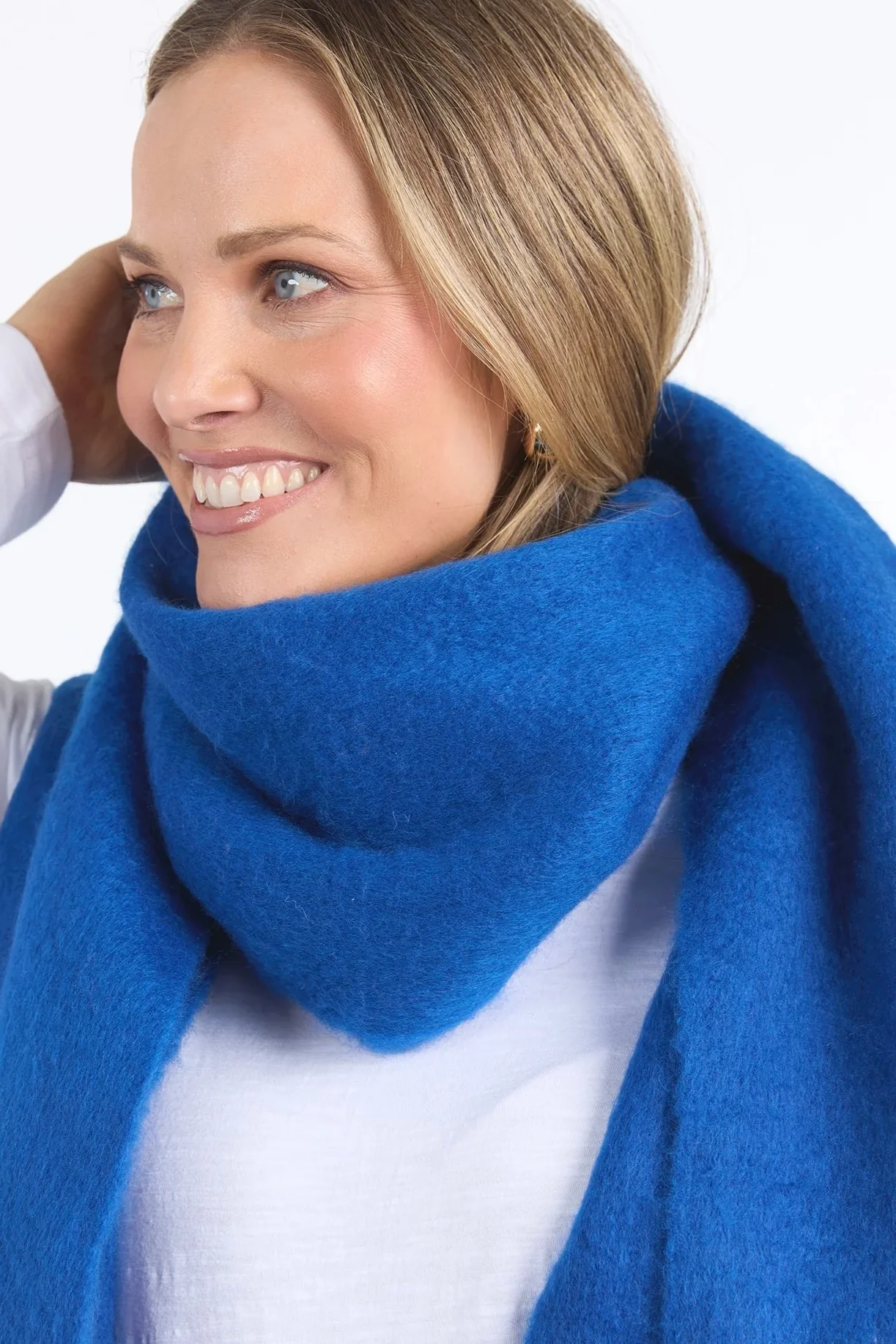 Elm Deep Blue Comfy Scarf - Image 2