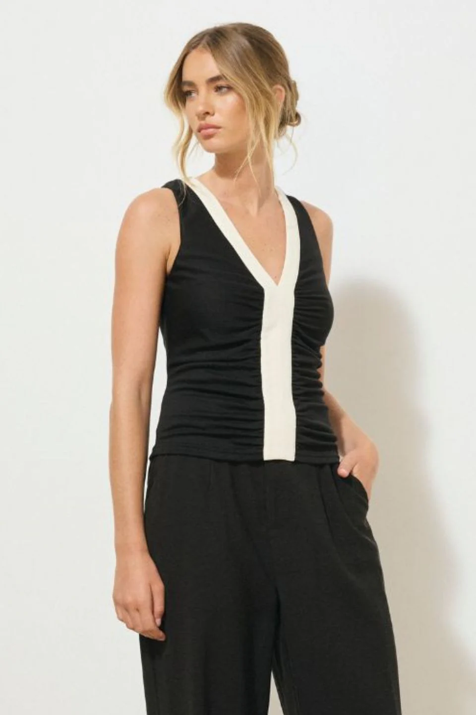 Era Monochrome Jersey Knit Sleeveless Top - Image 3