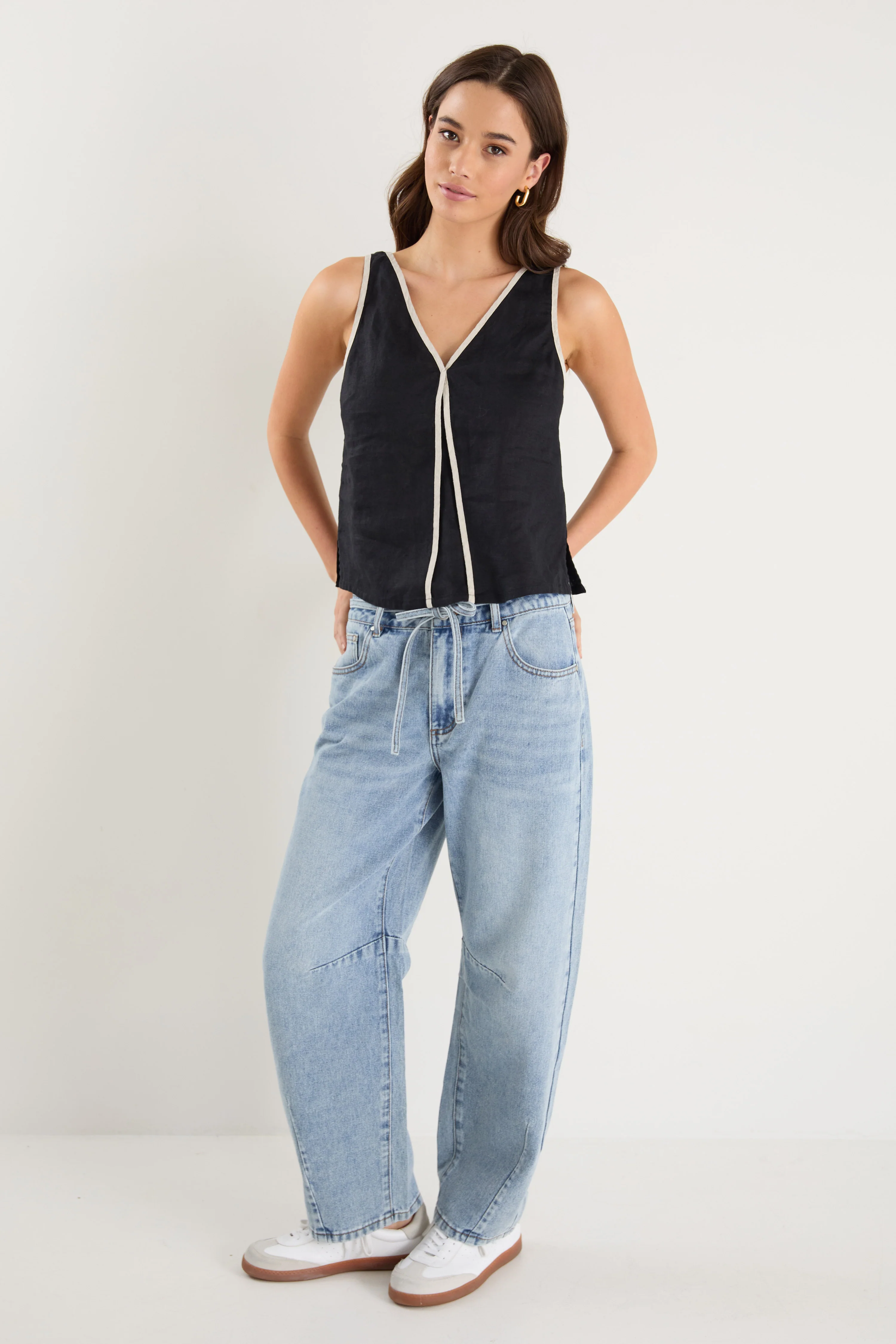Homage Black Contrast Piped Sleeveless Top - Image 2