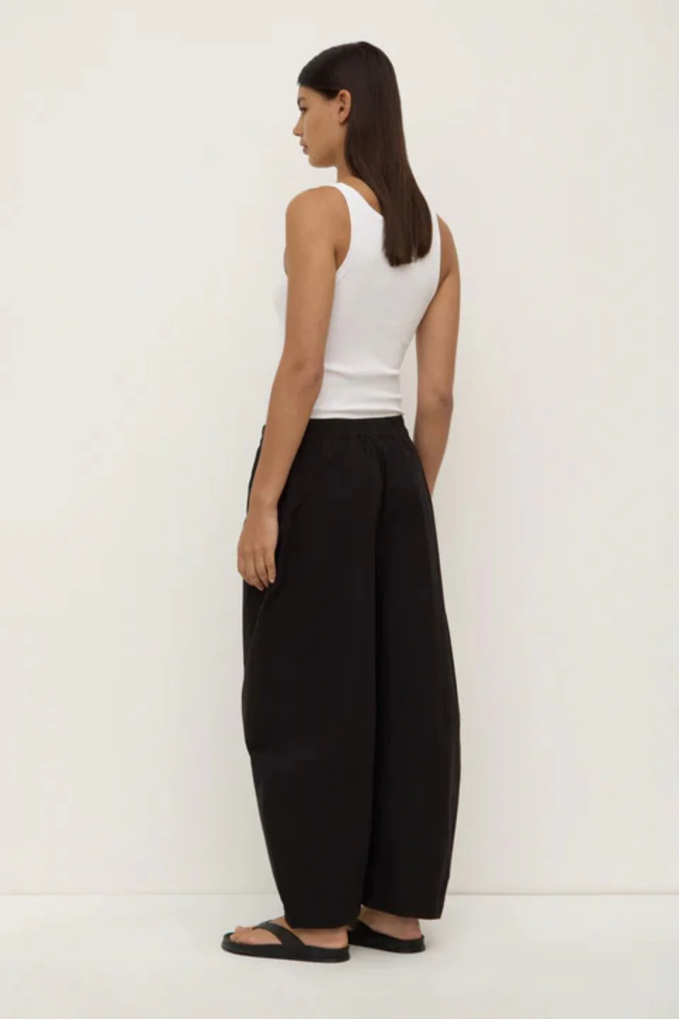 Lola Black Oversized Barrel Pant - Image 4