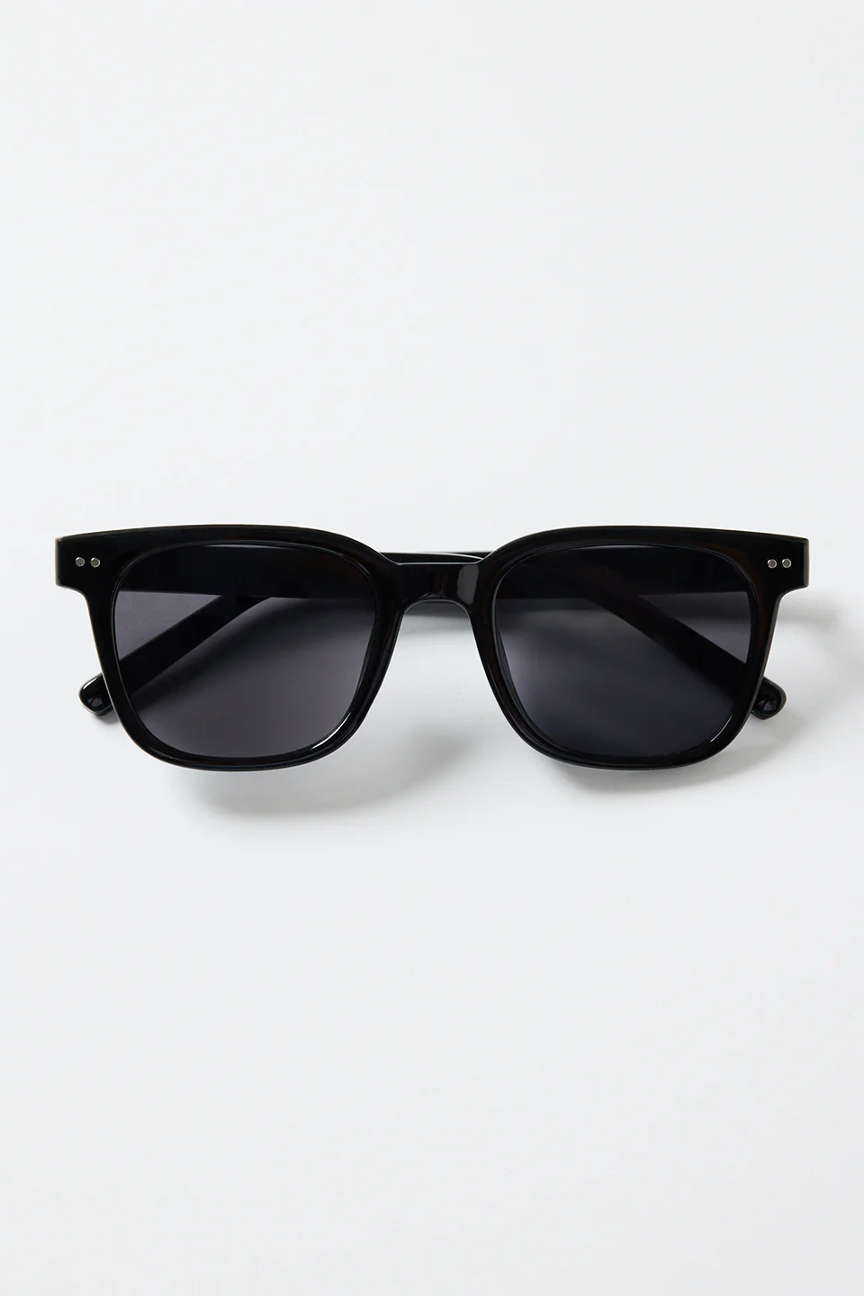 Monaco Black Classic Rounded Sunglasses - Image 4