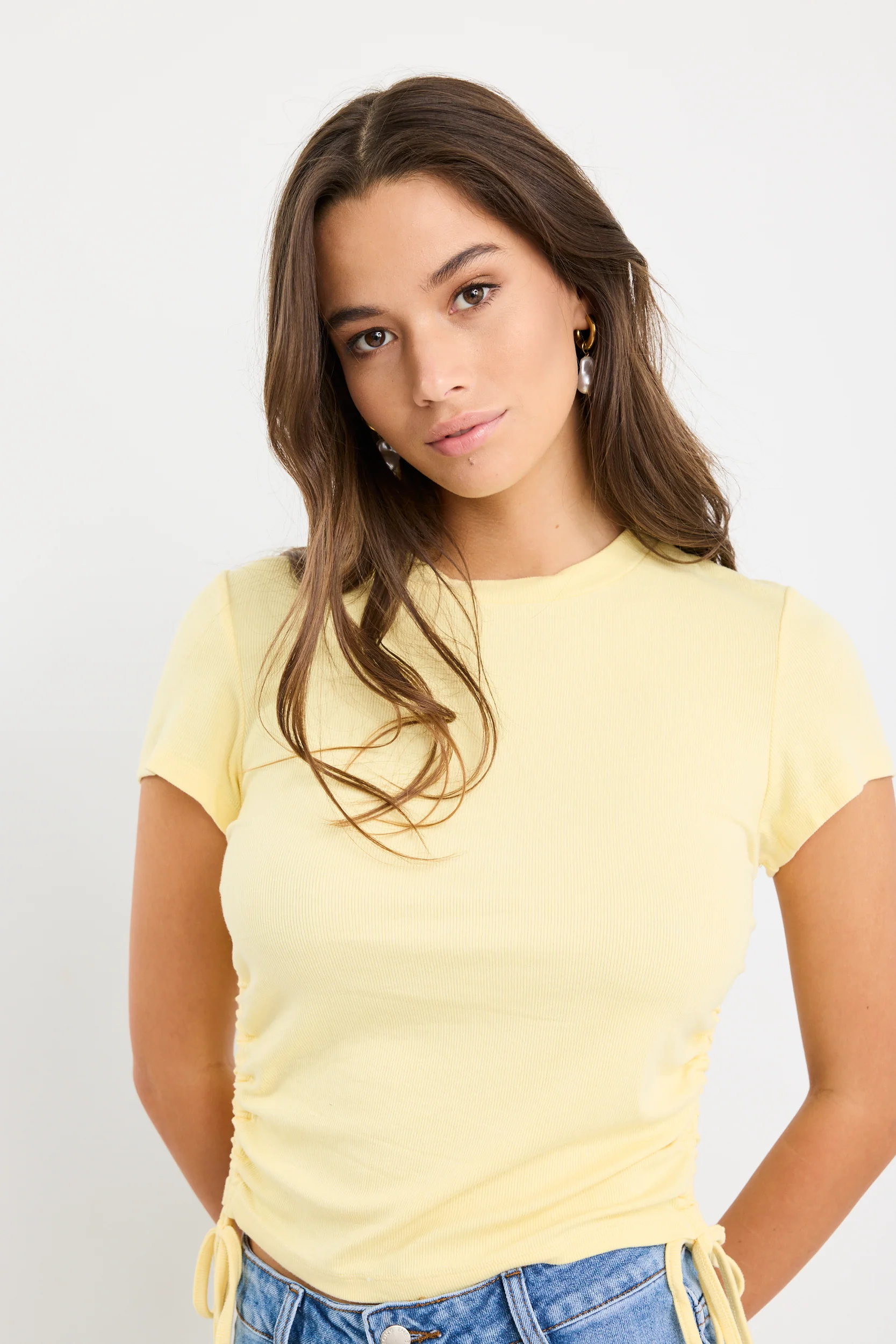 Perfect Lemon Rib Rouched Side Crop Tee - Image 2