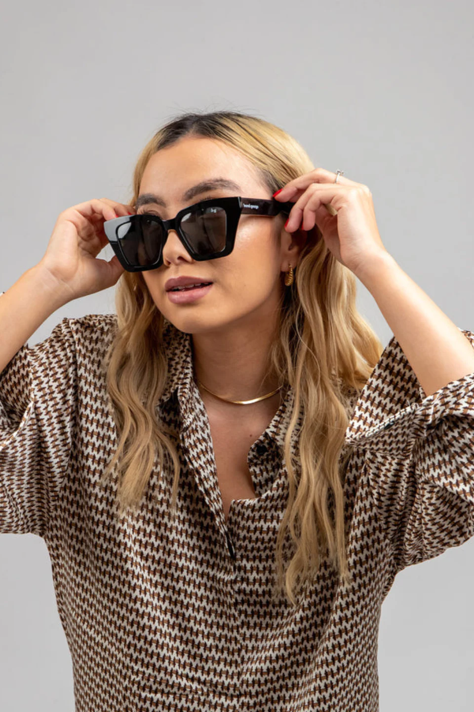 Piper Black Sunglasses - Image 2