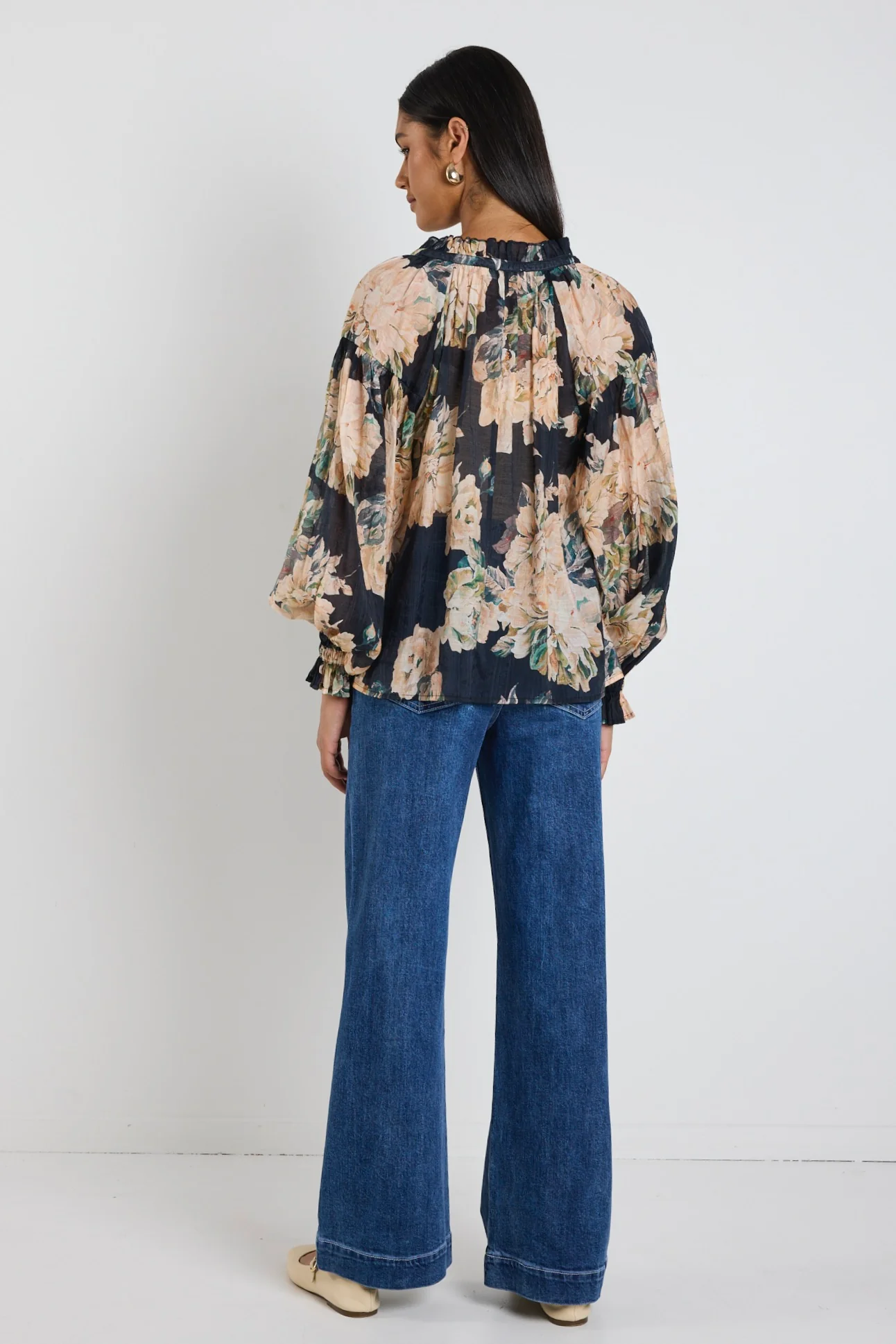 Refined Navy Peach Floral LS Pintuck Top - Image 6