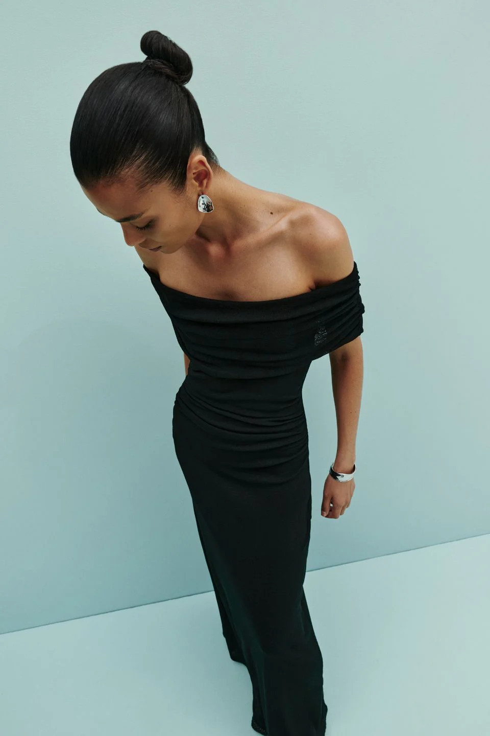 Rue Black Mesh Off Shoulder SS Midi Dress - Image 3