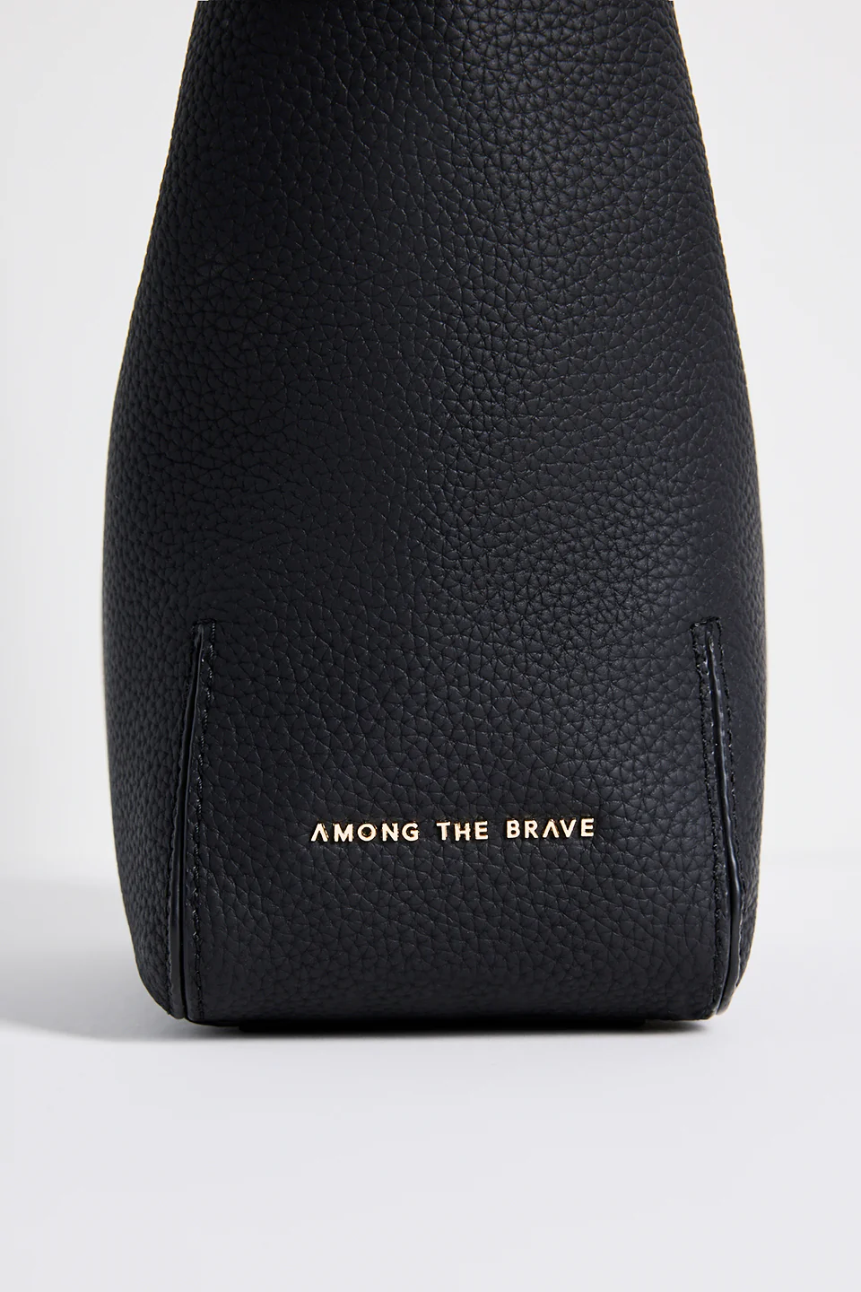 Soho Black Leather Large Bucket Bag - Image 6