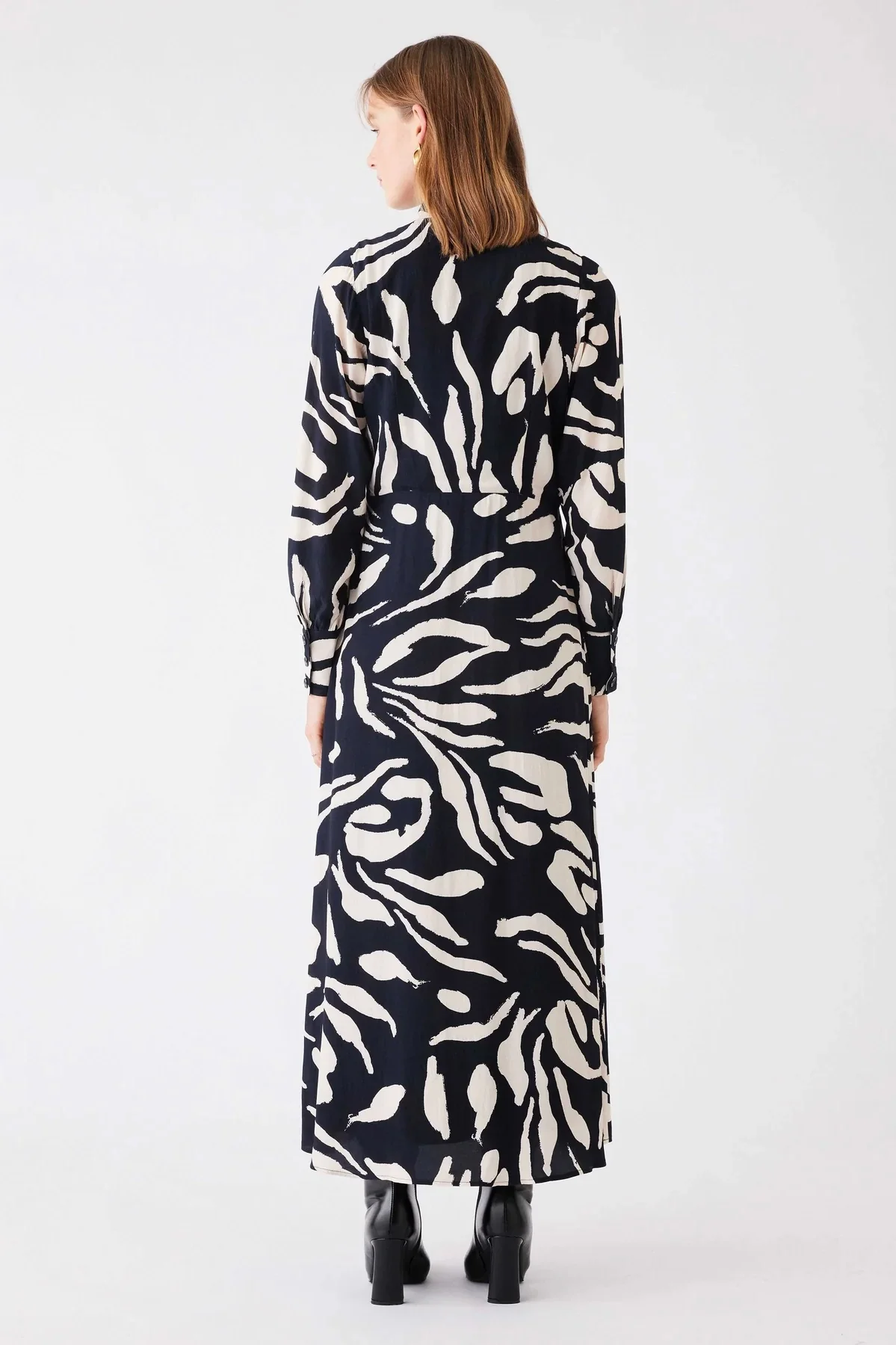 Soiree Black Pattern Front Button LS Maxi Dress - Image 4