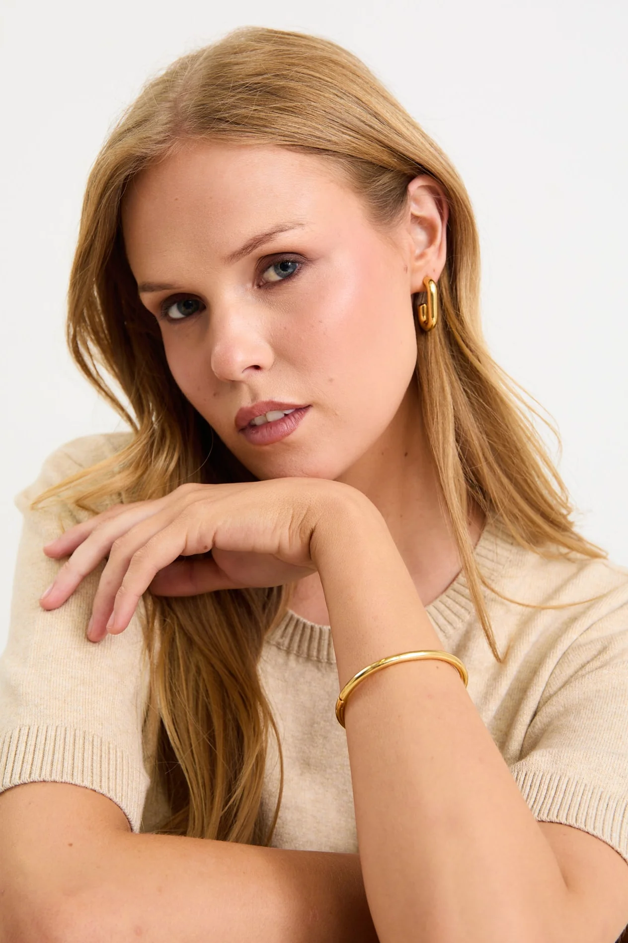 Solid Round 14k Gold Plate Plate Bangle - Image 3