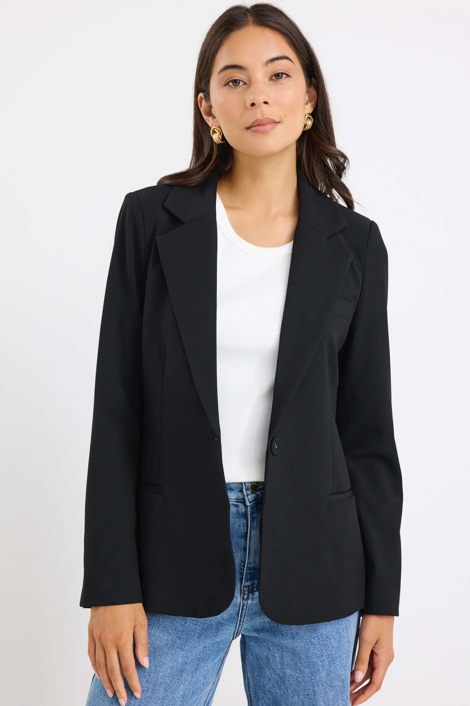 Suave Black Fitted Short Blazer - Image 2