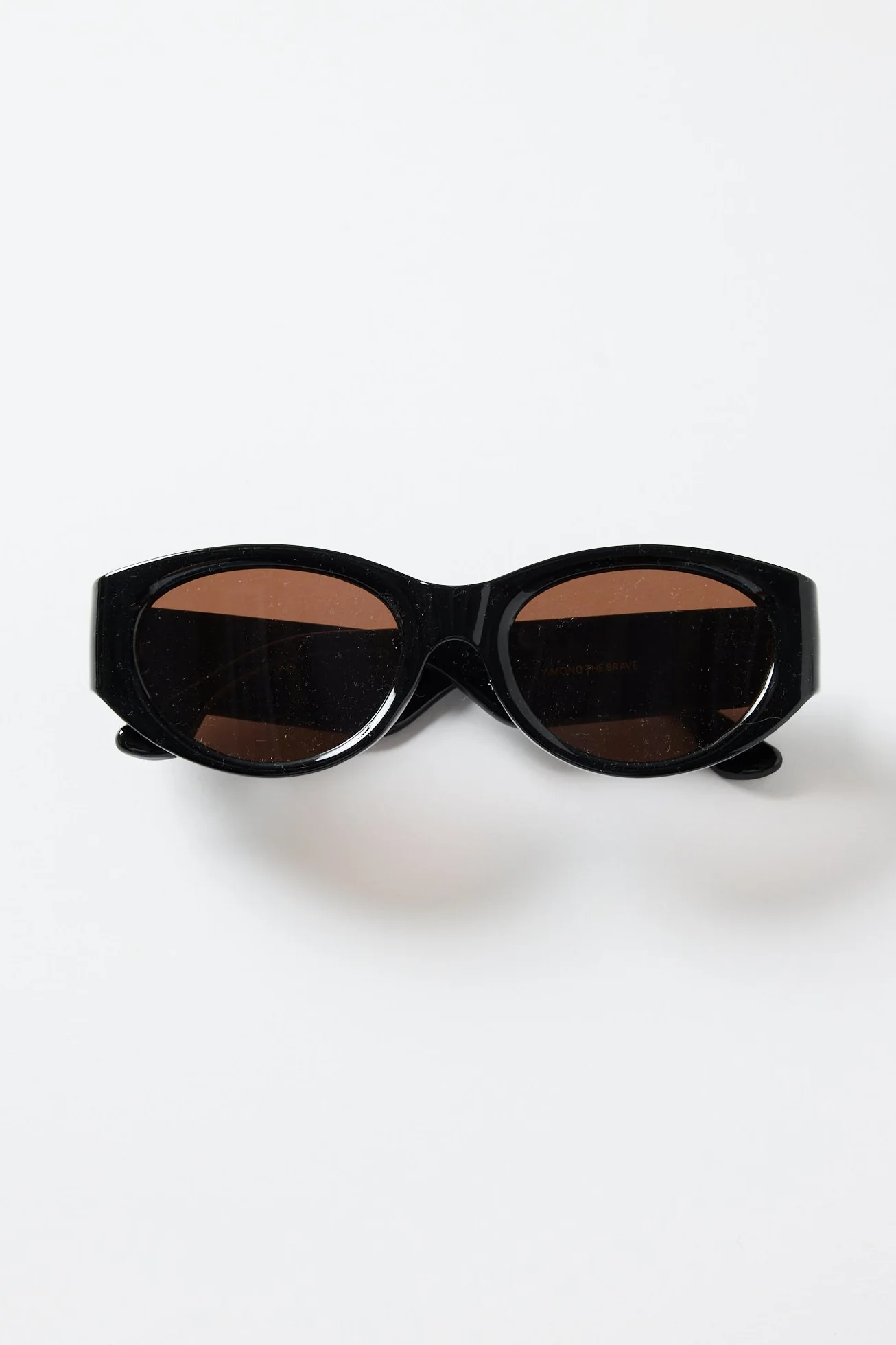 Tokyo Black Oval Sunglasses - Image 4