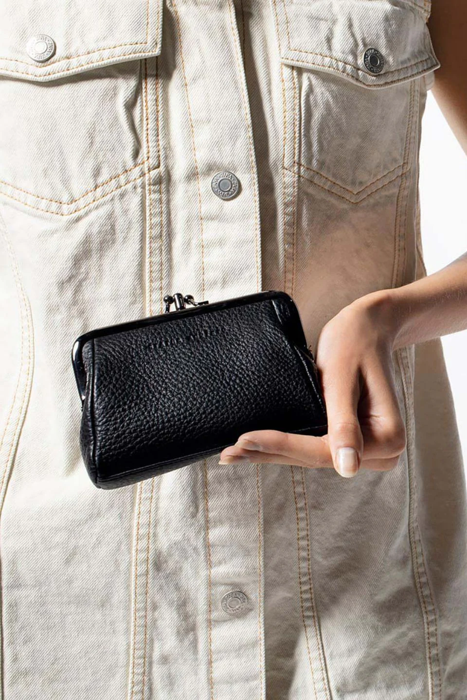 Volatile Black Clip Purse - Image 2