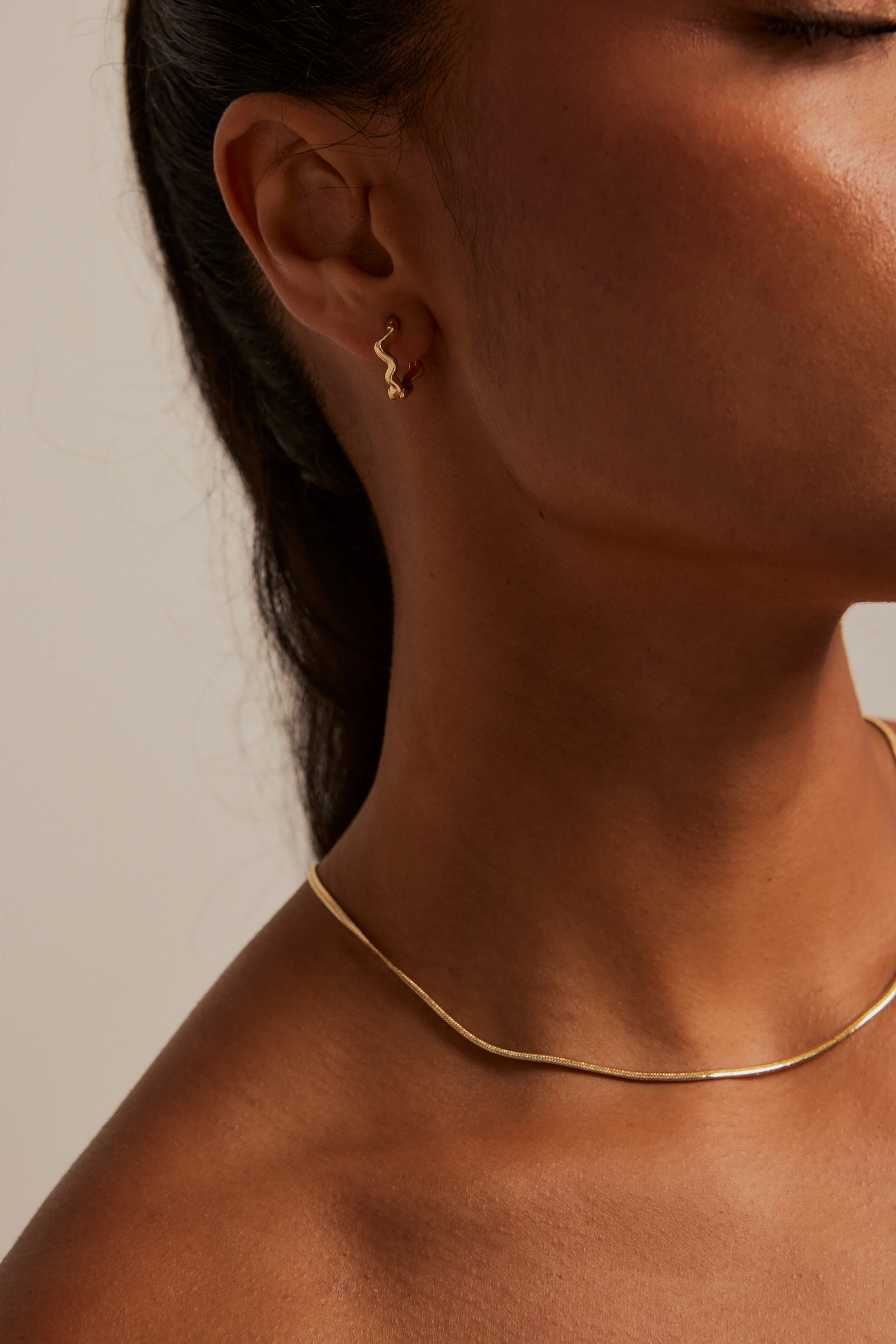 Wavey Hoop Gold Earrings - Image 3
