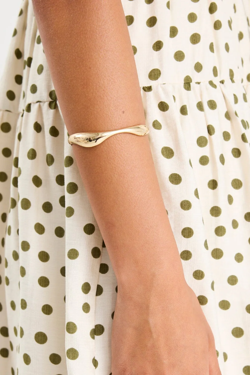 Wavy Gold Cuff Bangle - Image 2